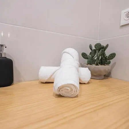 شقة Estudio Con Altillo En Malilla Cerca De La Fe