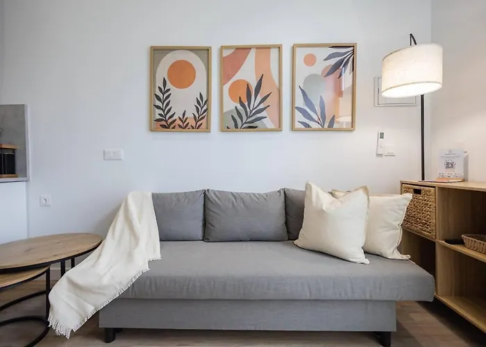 شقة Estudio Con Altillo En Malilla Cerca De La Fe *