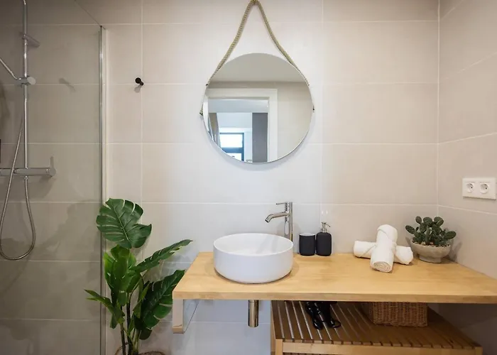 شقة Estudio Con Altillo En Malilla Cerca De La Fe *