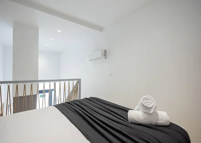 Estudio Con Altillo En Malilla Cerca De La Fe