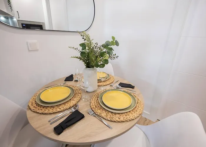 شقة Estudio Con Altillo En Malilla Cerca De La Fe