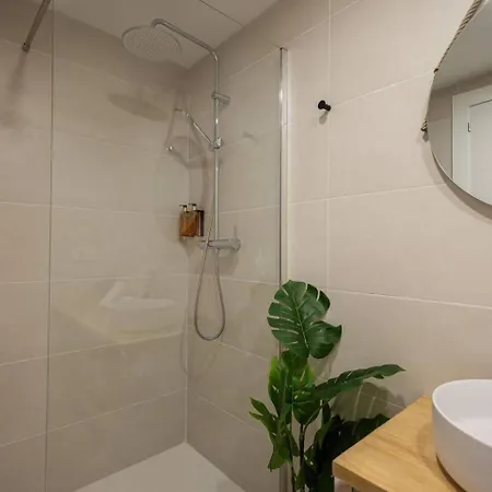 Estudio Con Altillo En Malilla Cerca De La Fe Apartamento *