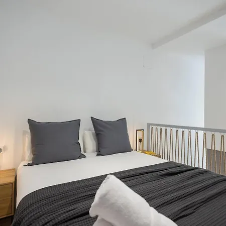 Apartament Estudio Con Altillo En Malilla Cerca De La Fe